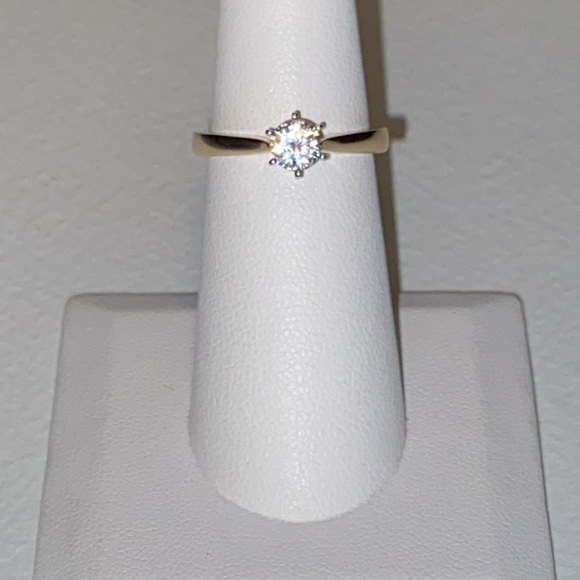 Charles & Colvard 14K GOLD Moissanite Ring - Picture 7 of 10